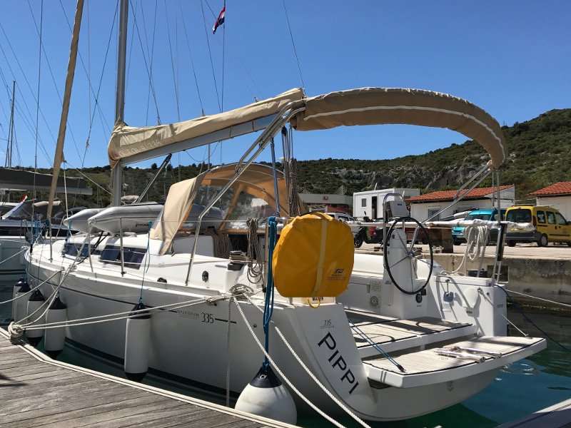 Sailboat Dufour 335 Grand Large