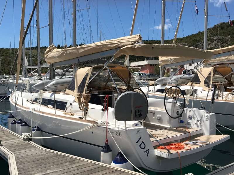 Sailboat Dufour 350 Grand Large