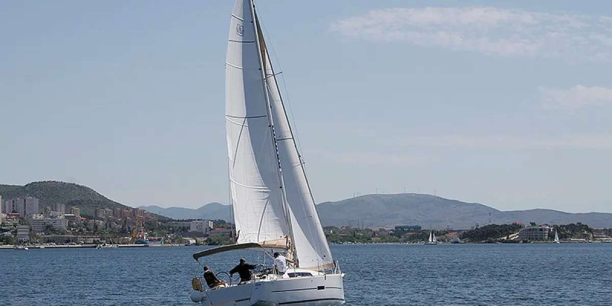 Sailboat Dufour 350 Grand Large