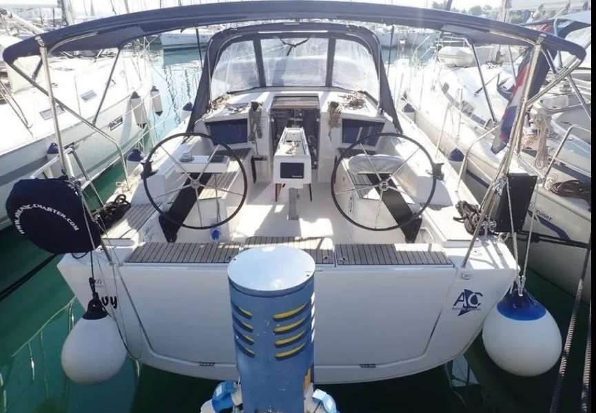 Sailboat Dufour 360 Grand Large