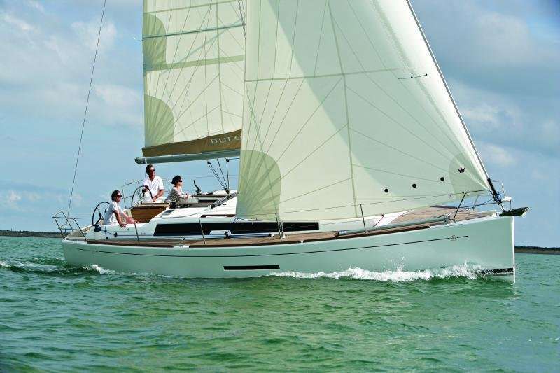 Catamaran Astrea 42