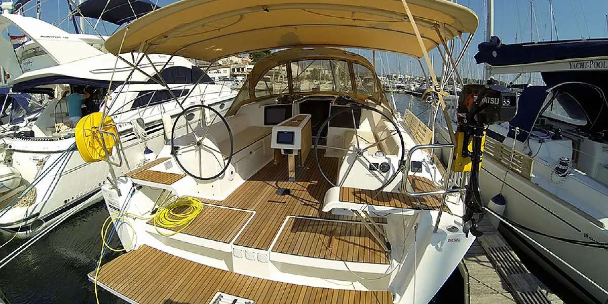 Sailboat Dufour 382 Grand Large