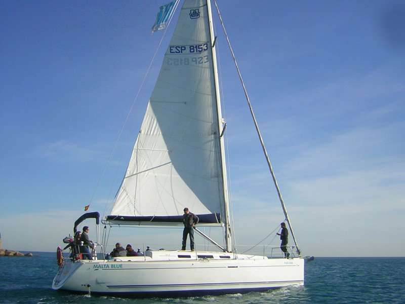 Velero Dufour 40