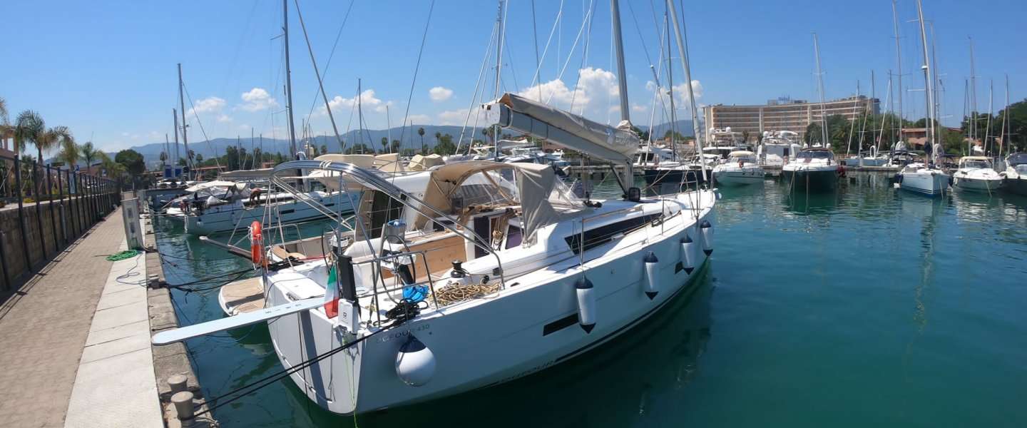 Sailboat Dufour 430 Grand Large