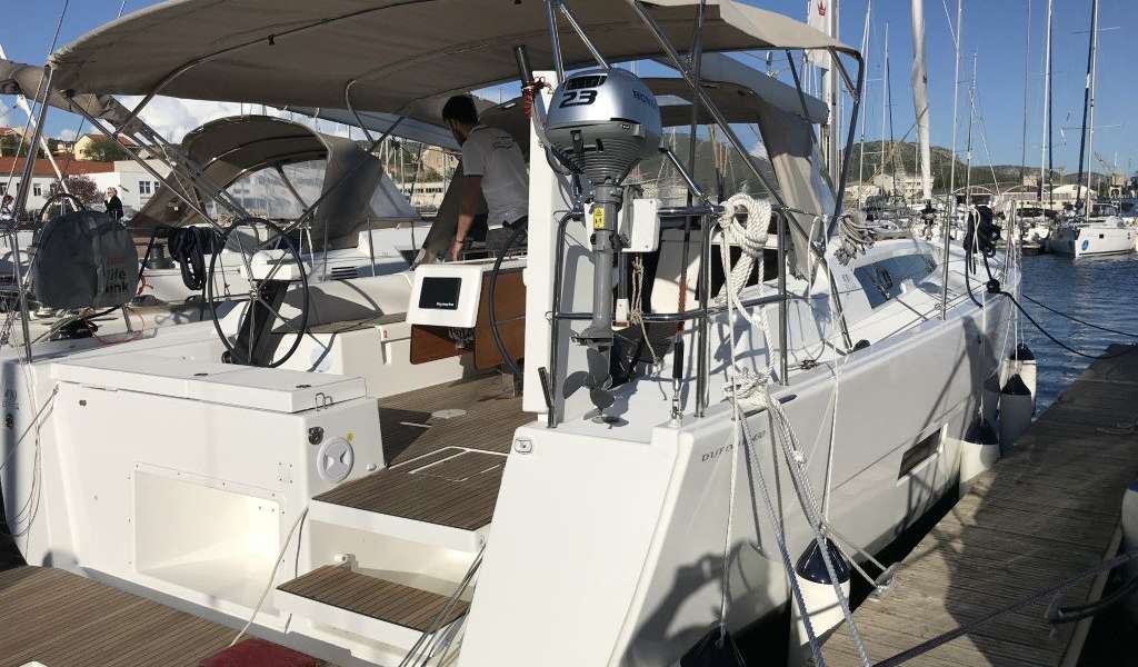 Парусная яхта Dufour 430 Grand Large