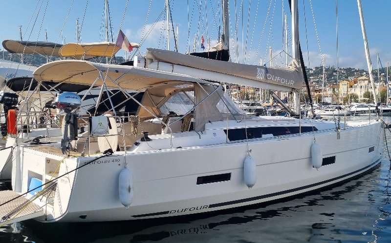 Sailboat Dufour 430 Grand Large