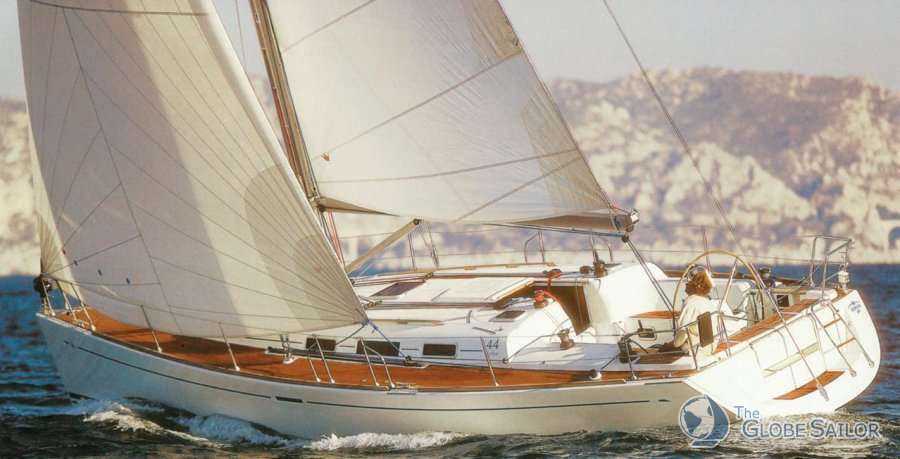 Velero Dufour 44