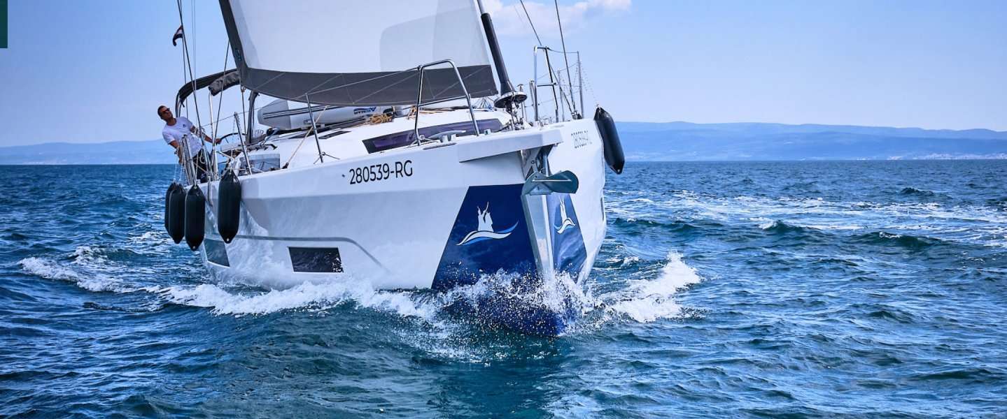 Velero Dufour 470