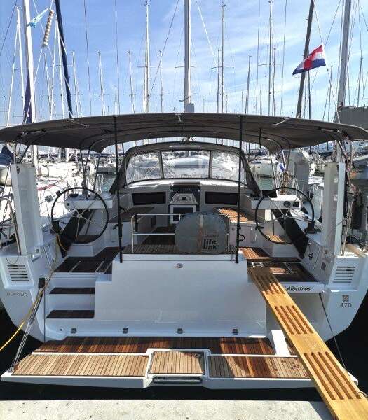 Sailboat Dufour 470