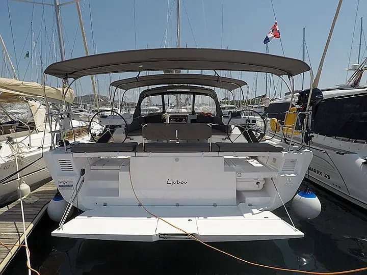 Velero Dufour 470