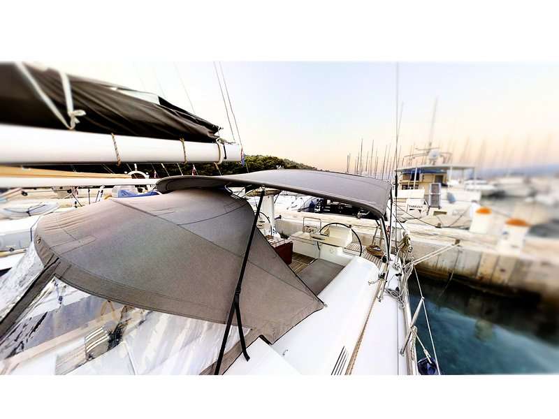 Sailboat Dufour 520 Grand Large