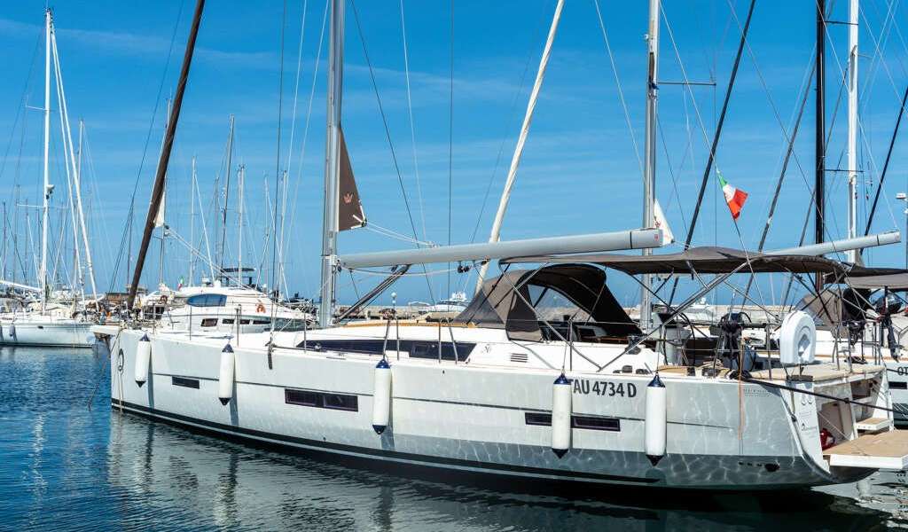 Sailboat Dufour 56 Exclusive