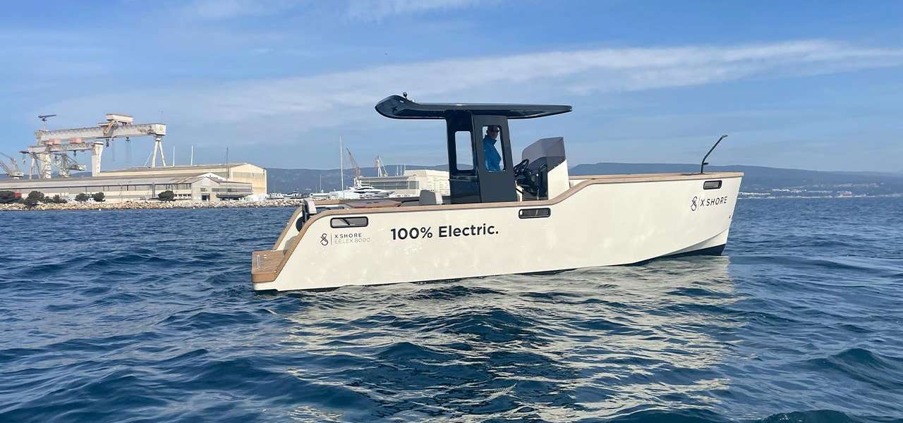 Barco a motor Eelex 8000