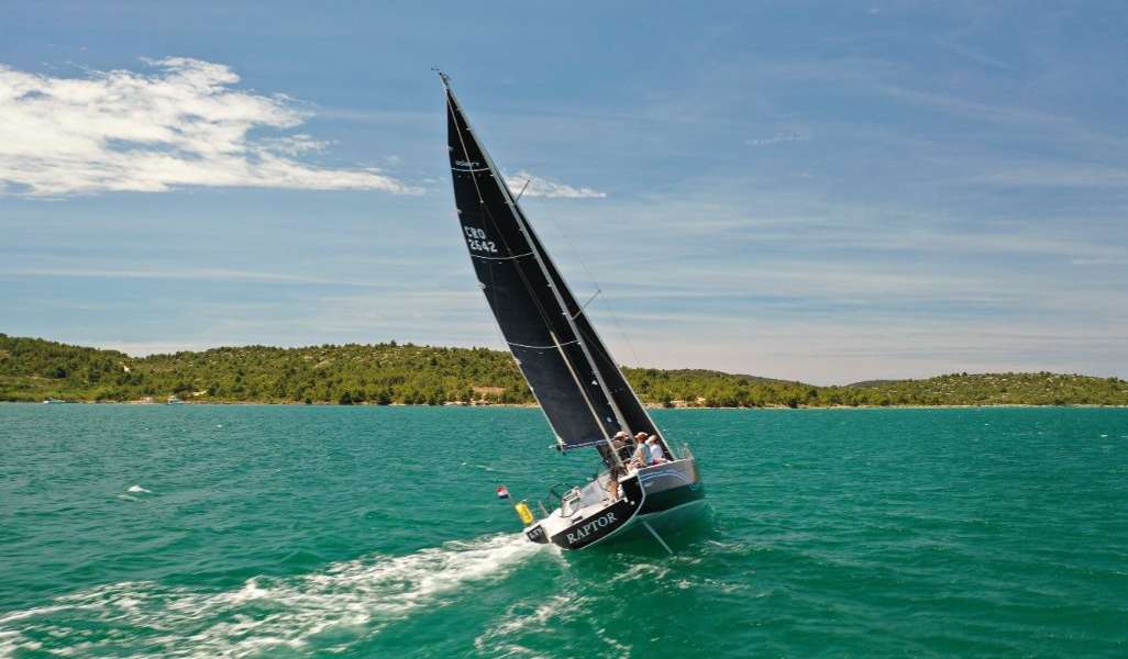 Velero Elan E4