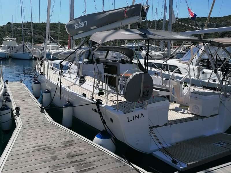 Sailboat Elan E5