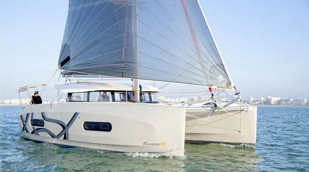 Catamaran Excess 11