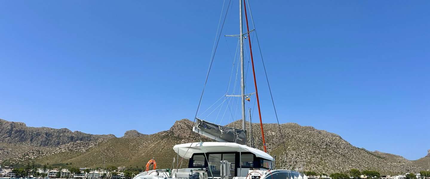 Catamaran Excess 11