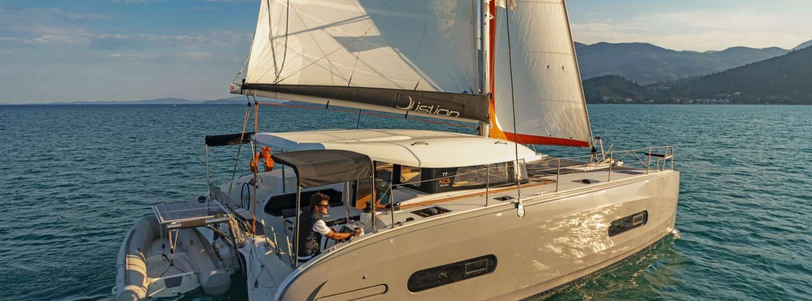 Catamaran Excess 11