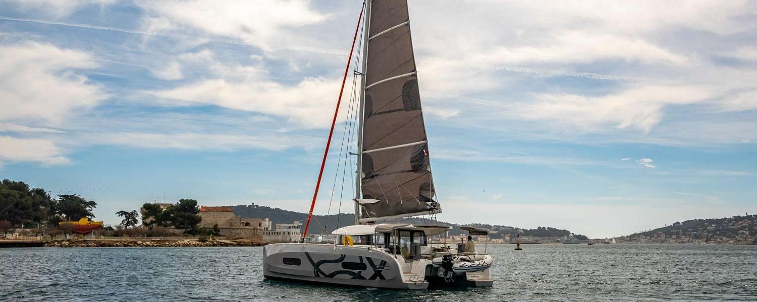 Catamaran Excess 11