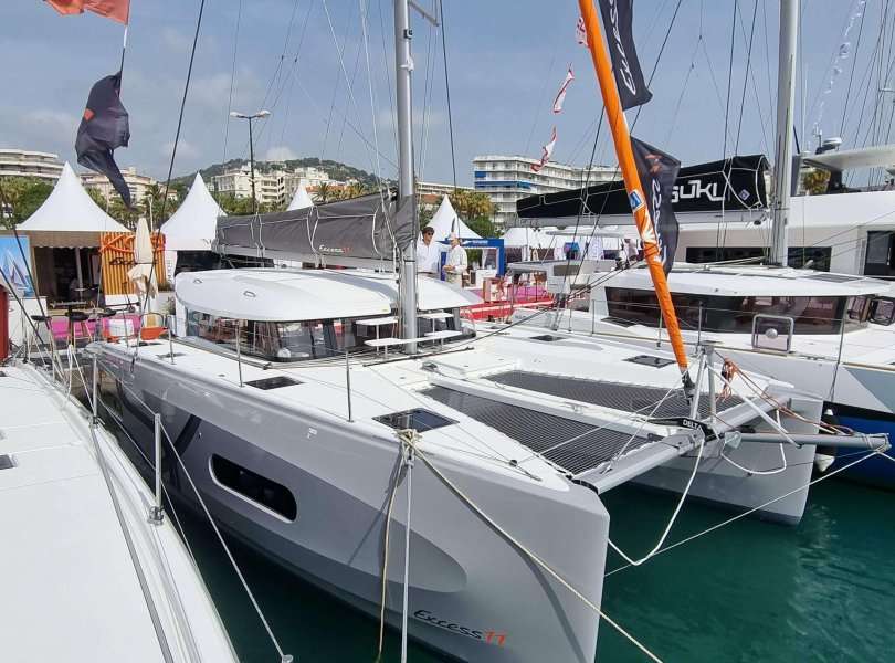 Catamaran Excess 11