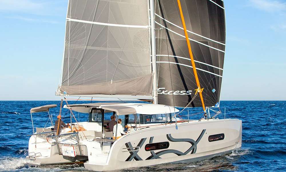 Catamaran Excess 11