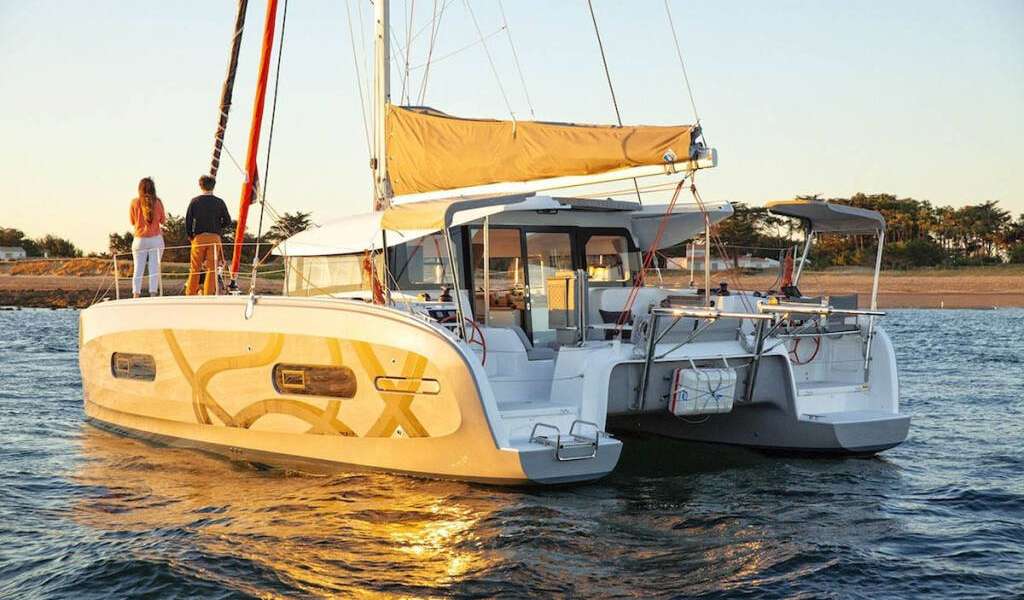 Catamarán Excess 11