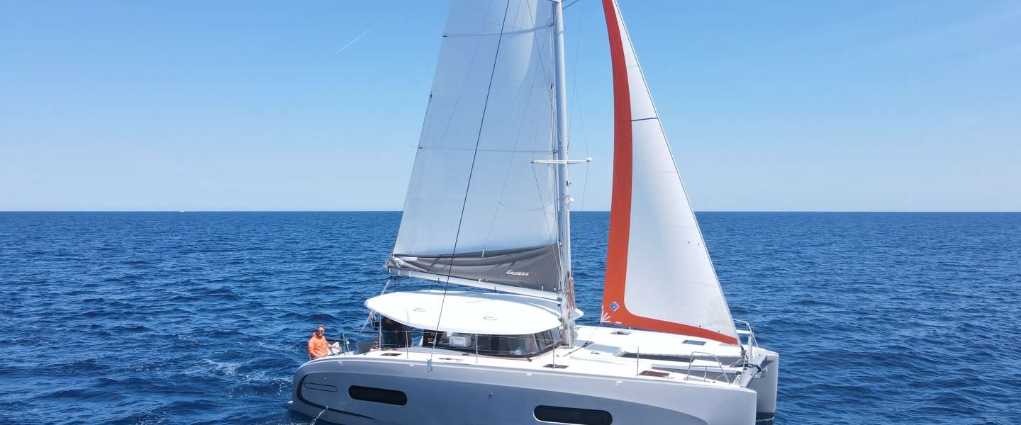 Catamaran Excess 11