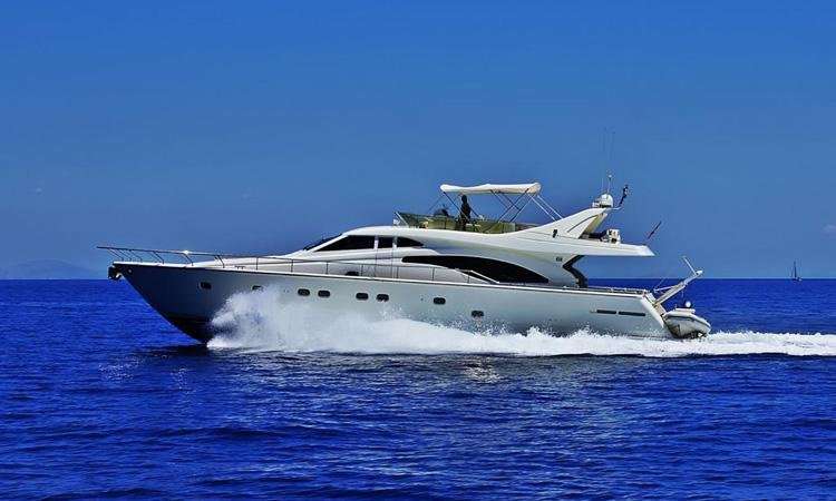 Luxusyacht Ferretti 68