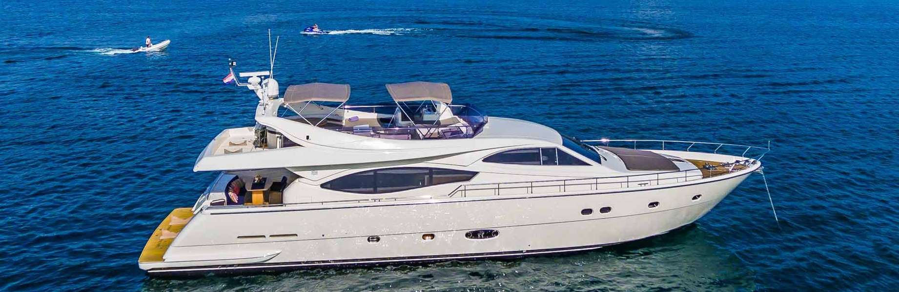 Luxury Yacht Ferretti 760