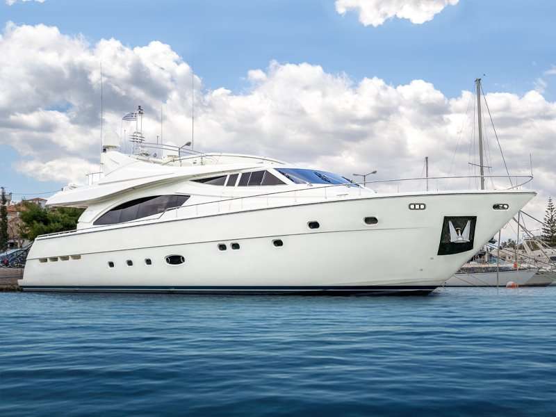 Luxury Yacht Ferretti 880