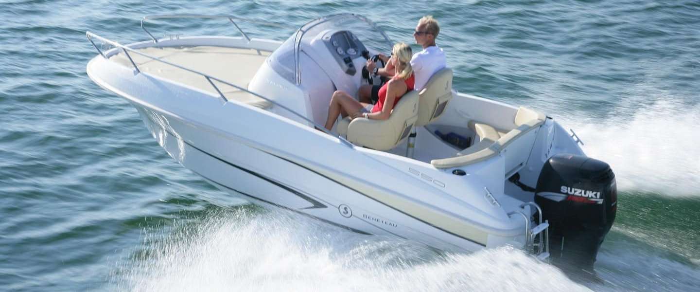 Bateaux à moteur Flyer 550 Sun Deck