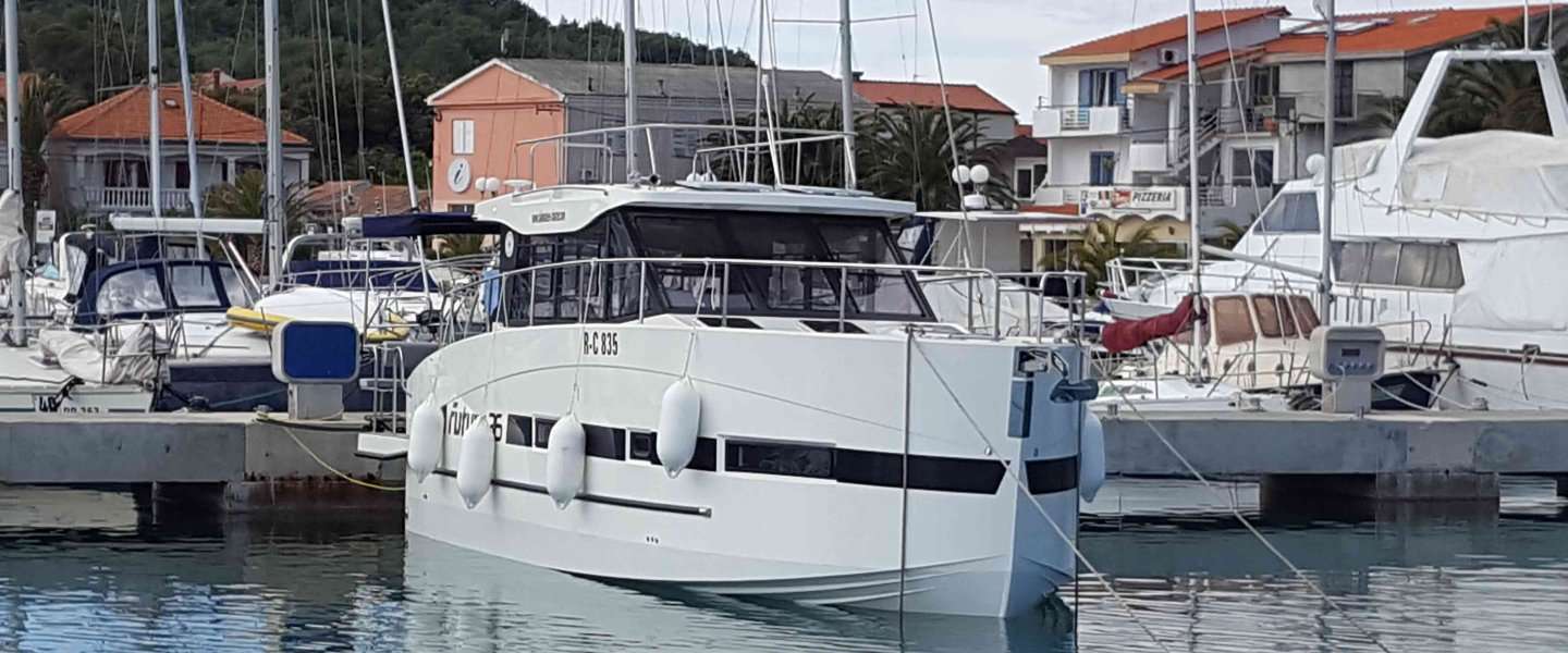 Motor boat Futura 36