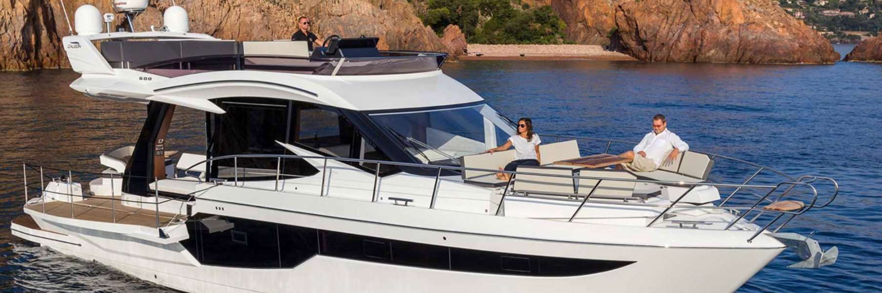 Luxury Yacht Galeon 500 Fly