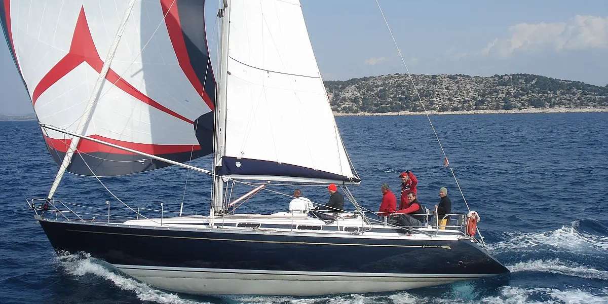 Sailboat Grand Soleil 43