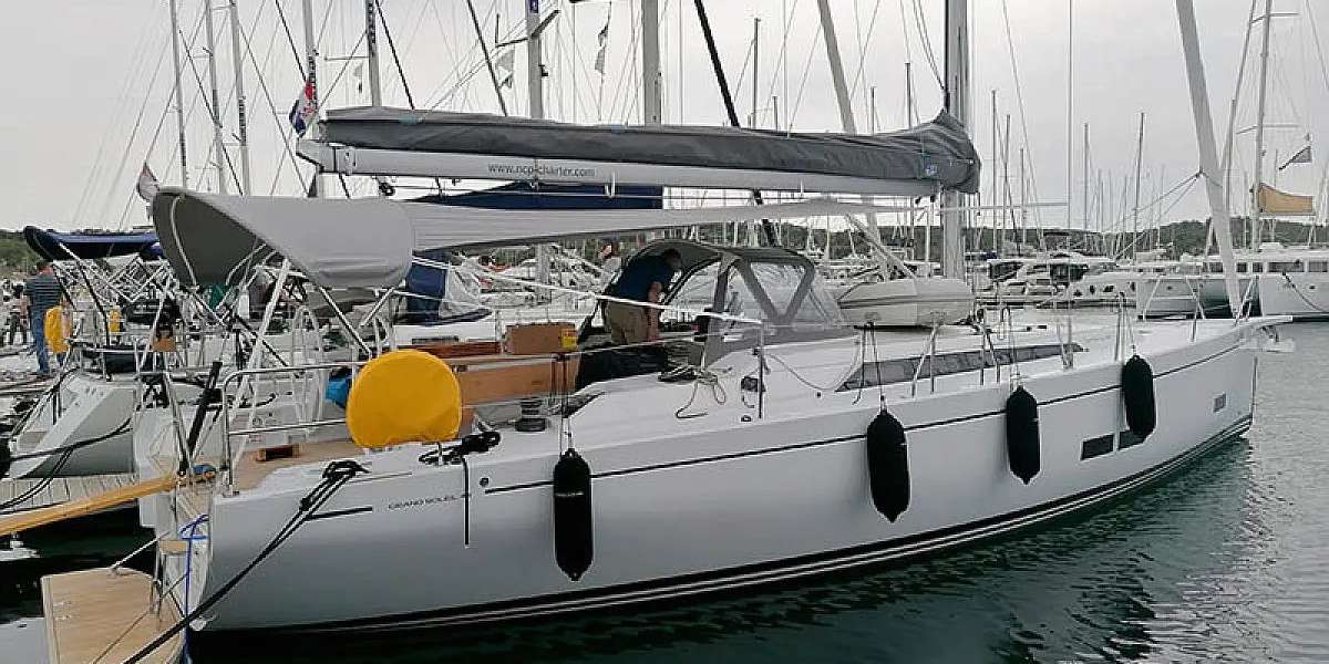 Segelboot Grand Soleil 44