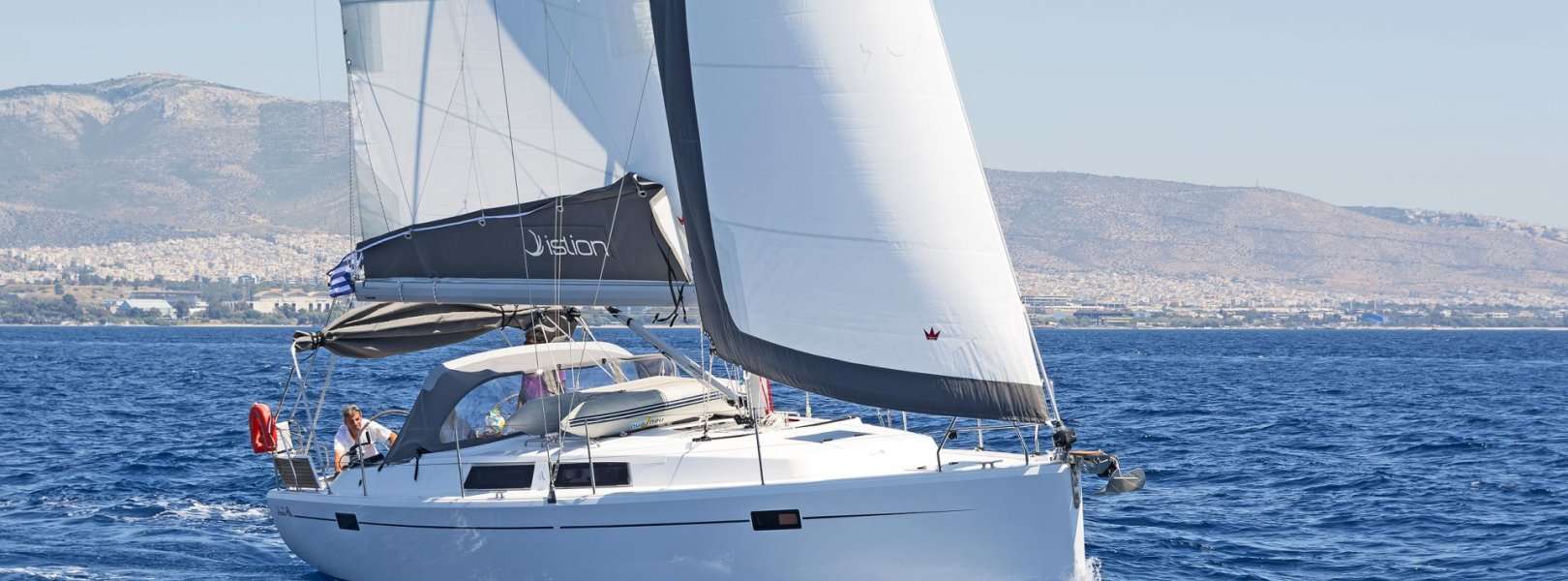 Sailboat Hanse 385