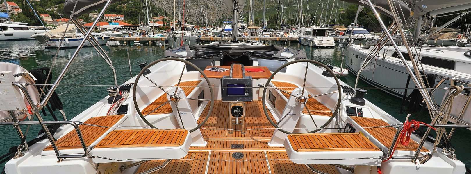 Sailboat Hanse 418