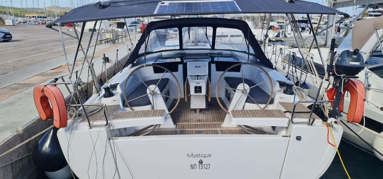 Sailboat Hanse 418