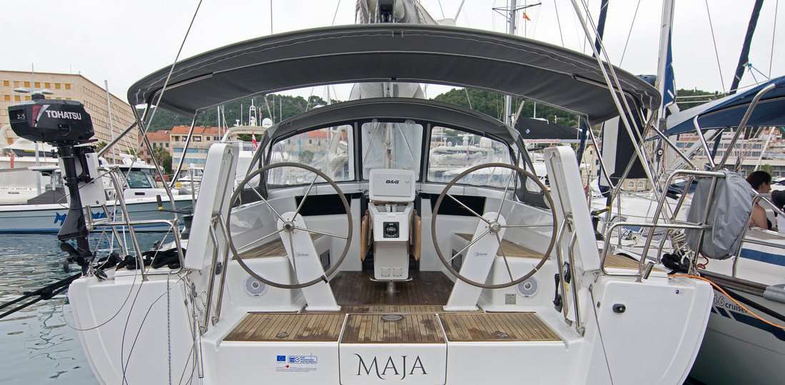 Парусная яхта Hanse 418