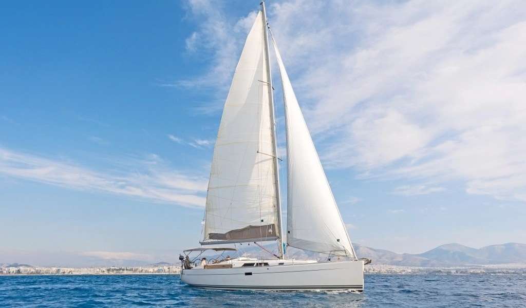 Sailboat Hanse 430