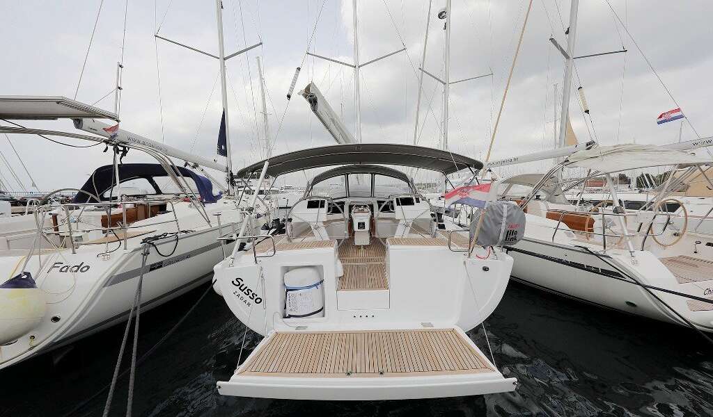 Парусная яхта Hanse 455