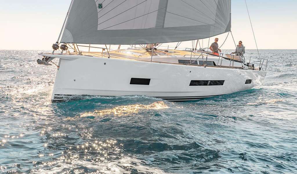 Парусная яхта Hanse 460