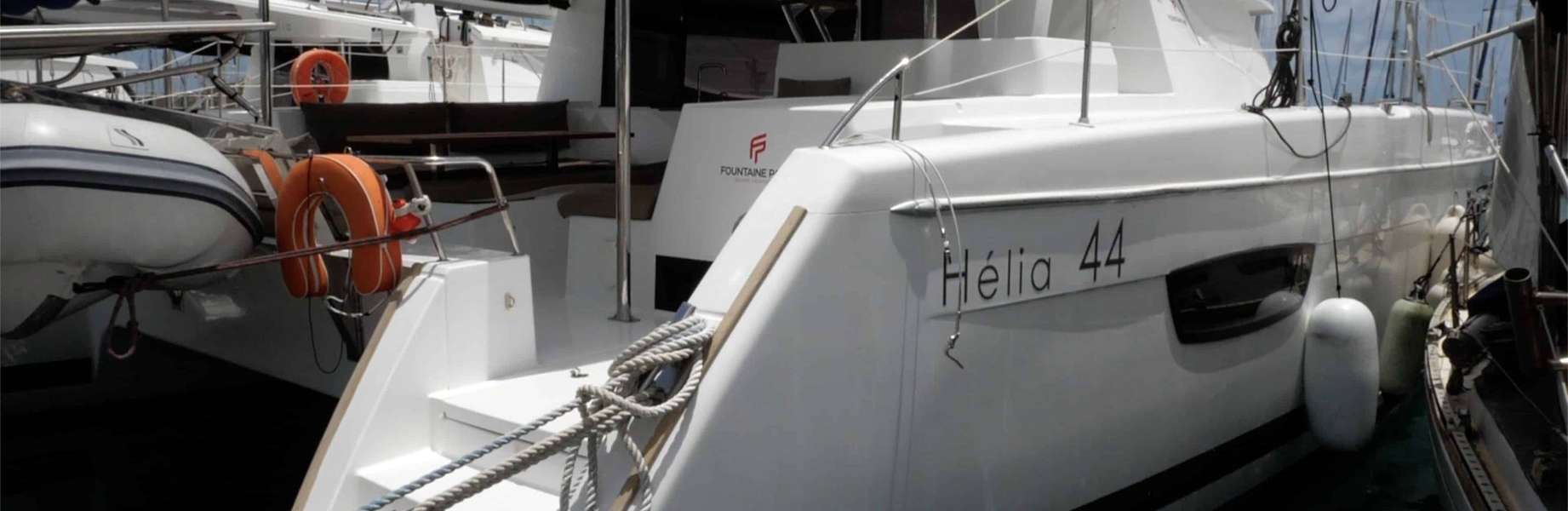 Catamarán Helia 44