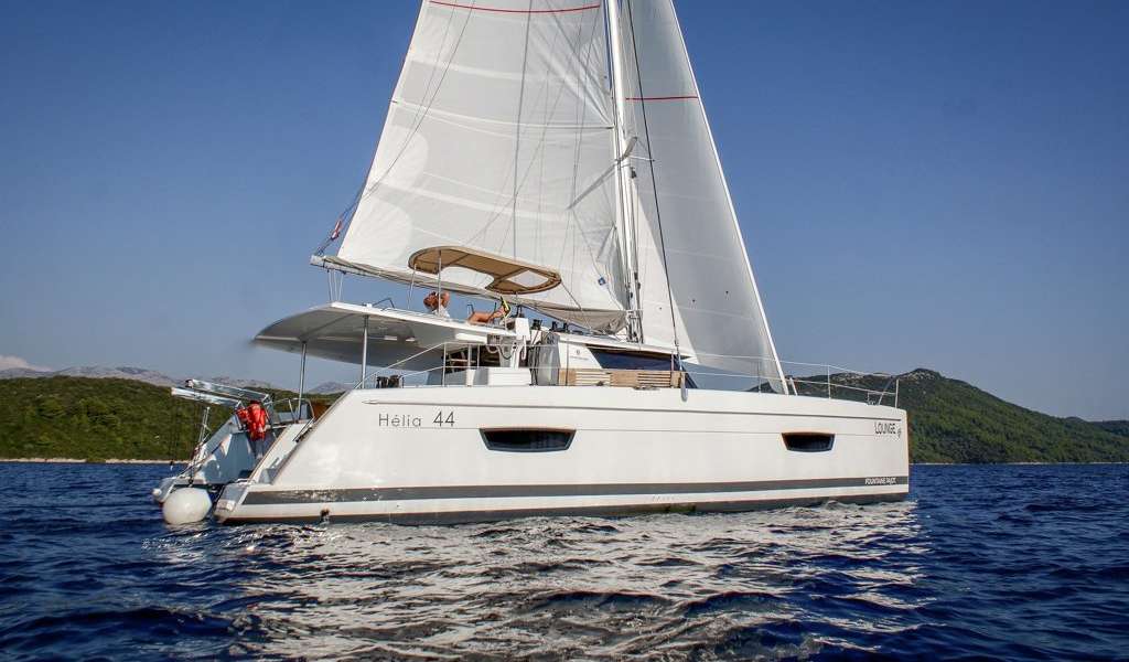 Catamaran Helia 44