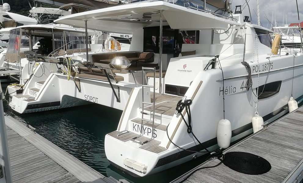 Catamarano Helia 44