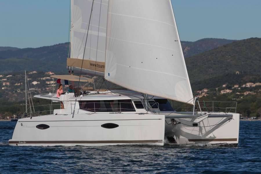 Catamaran Helia 44