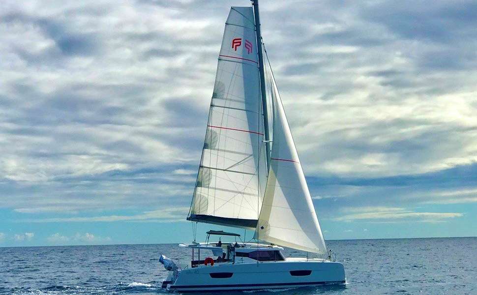 Catamarán Isla 40