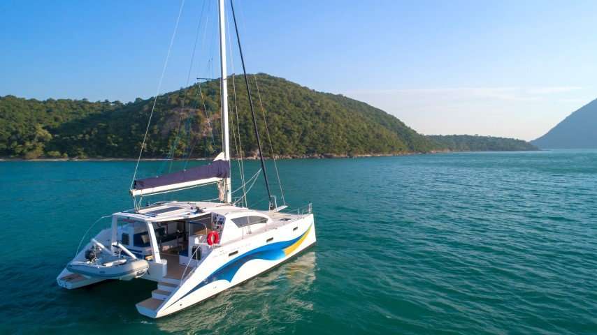 Catamaran Island Spirit 410