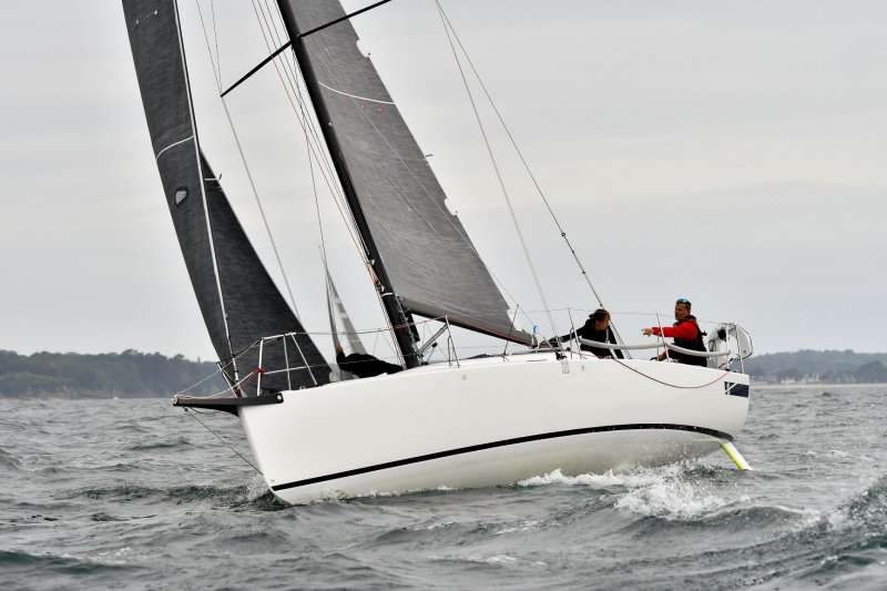 Segelboot J 99