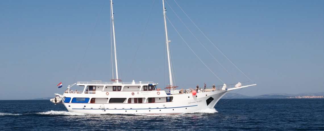 Motor boat Jadranska Kraljica